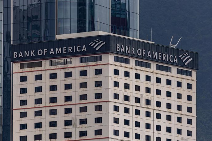 Archivo - Arquivo - 1º de junho de 2026, Hong Kong, Hong Kong, China: A Torre do Bank of America, no bairro de Admiralty, em Hong Kong. Embora o Bank of America tenha transferido seus escritórios de Hong Kong para Central e Kowloon, a multinacional americ