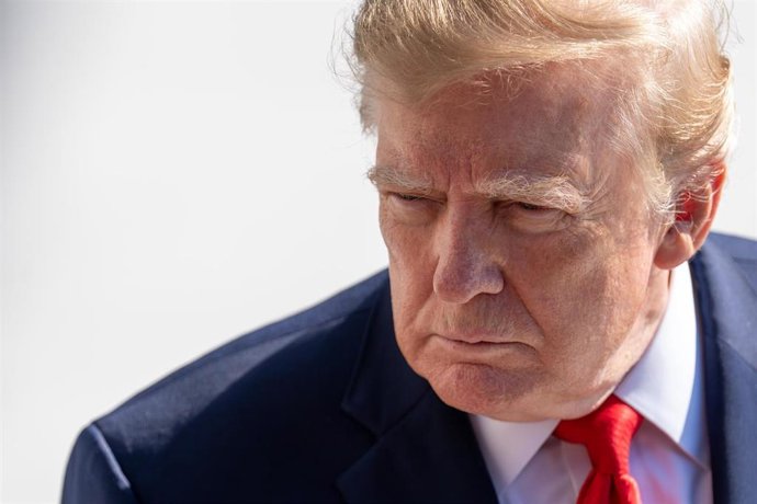 El presidente de Estados Unidos, Donald Trump, habla con la prensa en los jardines de la Casa Blanca, en Washington DC, EEUU.