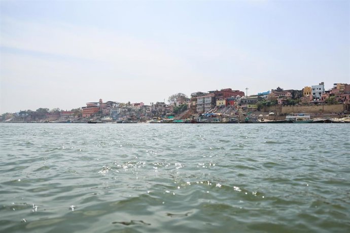 Archivo - Fotografía de archivo del río Ganges, en India