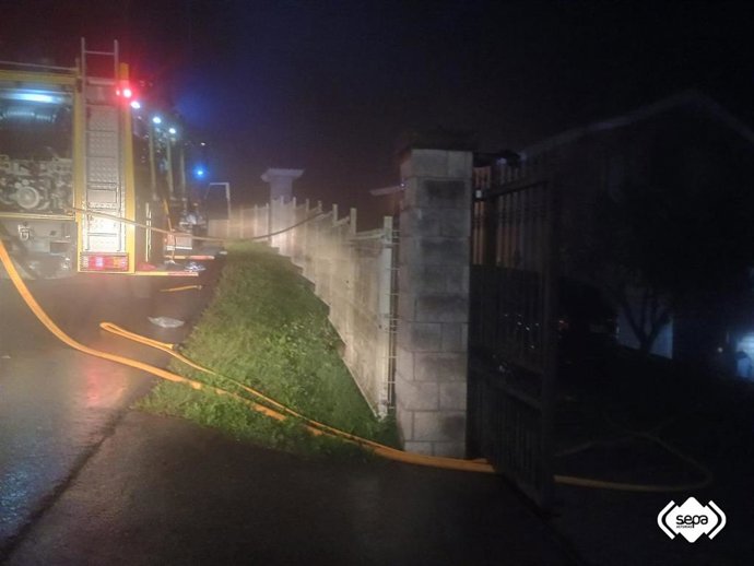 Incendio urbano en Mieres.