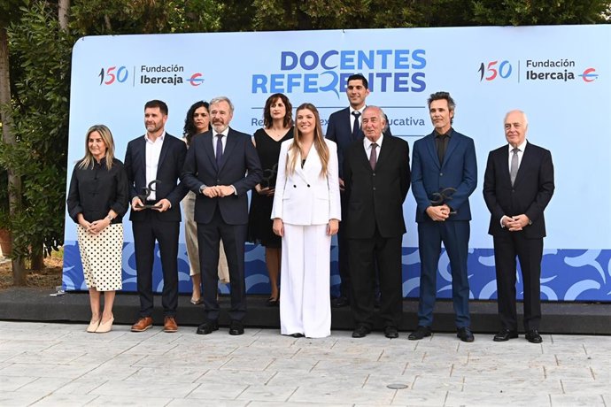 Archivo - Foto de familia durante la entrega de las ayudas 'Docentes Referentes' de la Fundación Ibercaja, en el Monasterio de Cogullada, a 8 de julio de 2026, en Zaragoza, Aragón (España).