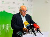 Foto: Dimite el alcalde de Vélez-Málaga que deja su acta de concejal