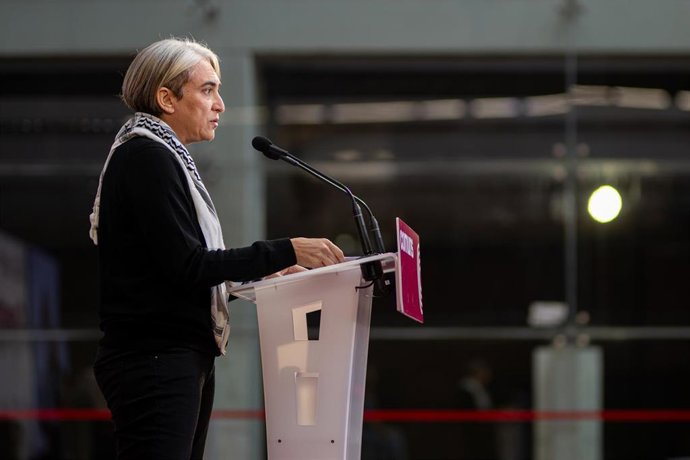 Archivo - La exalcaldesa de Barcelona y candidata del Frente Amplio para las elecciones del 29 de noviembre, Ada Colau