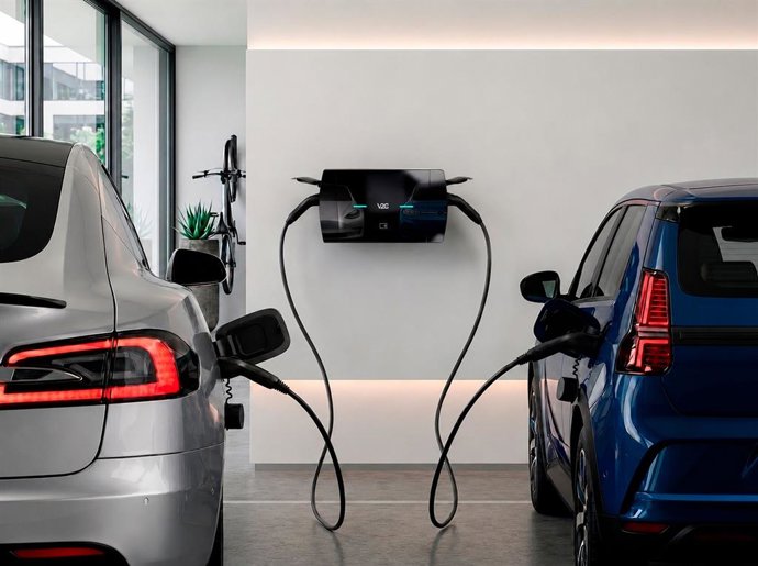 Ocho de cada diez hogares que compran un coche enchufable ya lo utilizan como vehículo principal