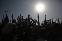 Los hutíes reivindican ataques contra el aeropuerto de Riad y dos refinerías de Aramco en Arabia Saudí