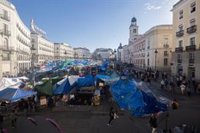 Sanz pone el foco en los incidentes causados por los acampados en Sol e insiste en "flagrante incumplimiento" de la ley