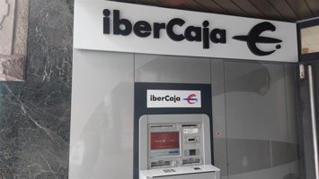 Archivo - Cajero de Ibercaja.