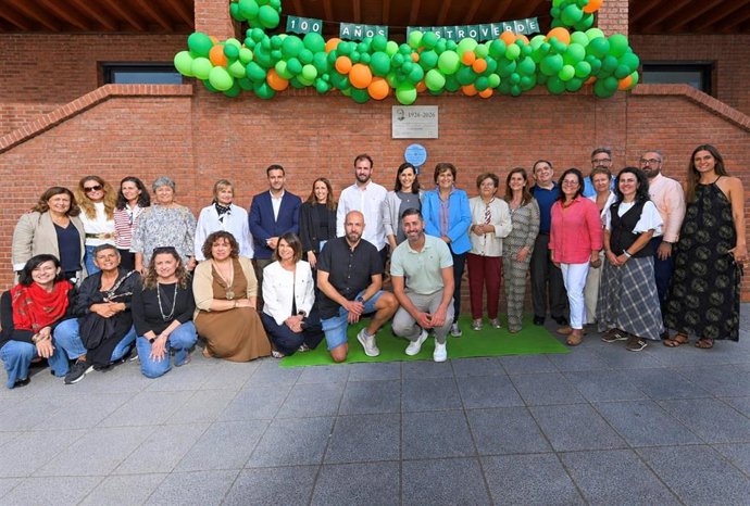 Santander conmemora el centenario de la Institución Teresiana y reconoce la trayectoria de Carmen de la Vega
