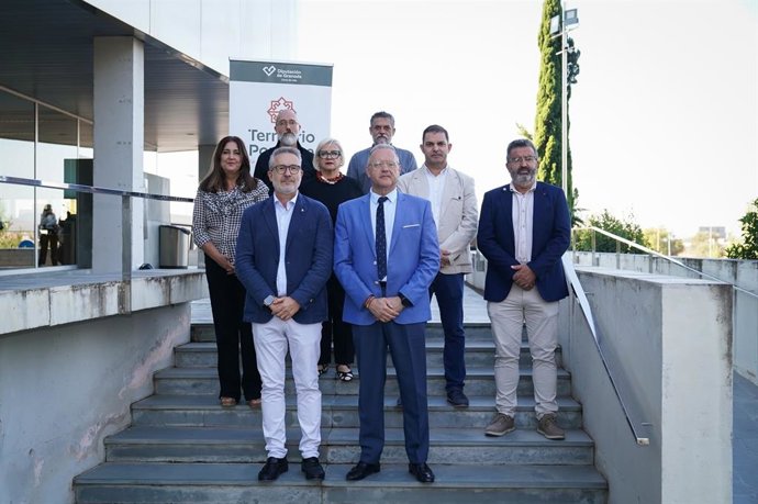 La Diputación impulsa el desarrollo turístico del Poniente granadino con una estrategia basada en la Inteligencia Artificial. Los resultados del plan para esta comarca los ha presentado el diputado de Desarrollo, Industria y Empleo, Antonio Díaz.