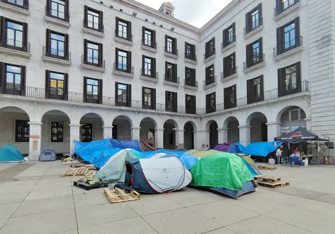 Acampada en la Plaza Porticada