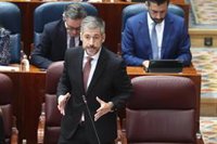 La Comunidad agotará "todas las vías judiciales" para se que levante "de manera inmediata" la acampada de Sol