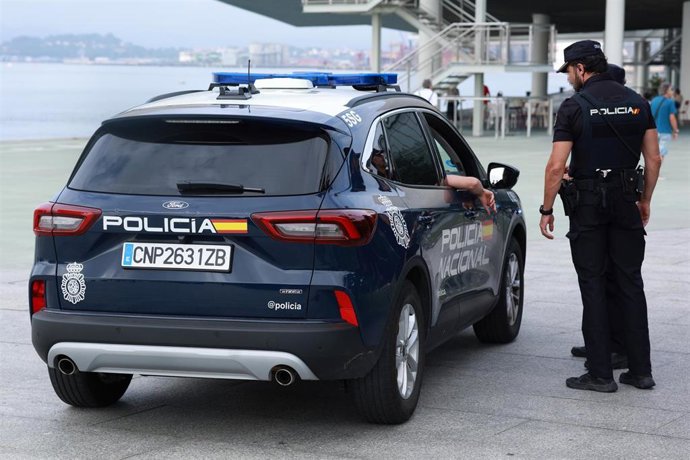 Imagen de un coche patrulla de la Policía Nacional