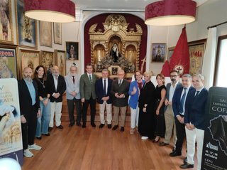 Foto de familia en la presentación de la II Feria Cofrade de España e Iberoamérica, el IV Encuentro Empresarial Cofrade y el III Salón del Emprendimiento Cofrade.