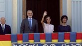 Vídeo: La Reina Letizia enamora en su primera visita a Melilla con blusa romántica y abanico en mano