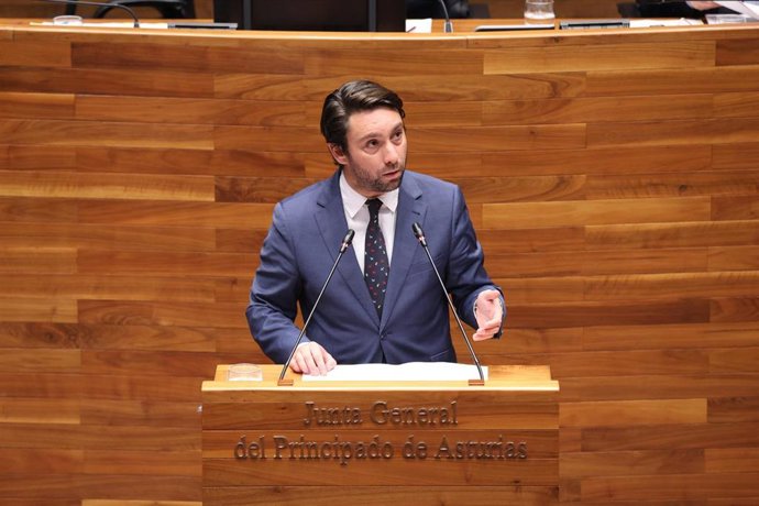 El diputado del PP de Asturias Andrés Ruiz durante el Pleno de este miércoles.