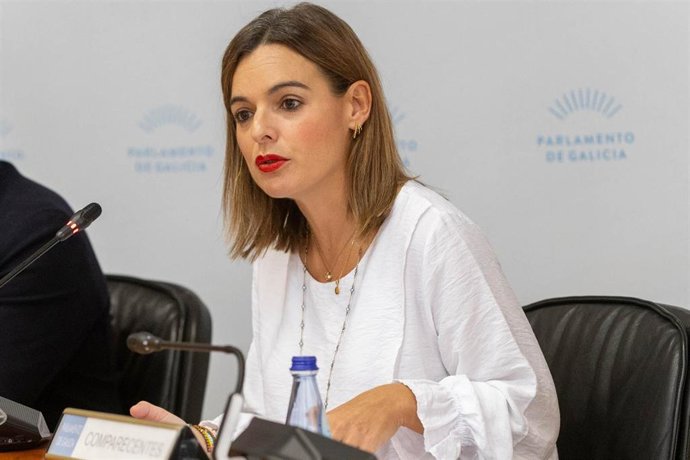La directora xeral de Mobilidade, Judit Fontenla, comparece en el Parlamento.