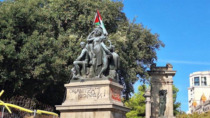 Pintades a la plaça Catalunya