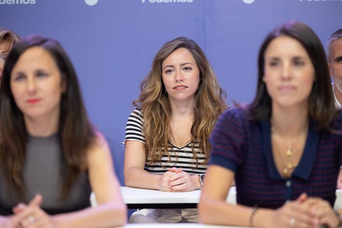Archivo - Arxive - La secretària internacional, María Teresa Pérez Díaz (c), durant la celebració del Consell Ciutadà Estatal de Podem, en la seu nacional del partit, a 5 de setembre de 2026, a Madrid