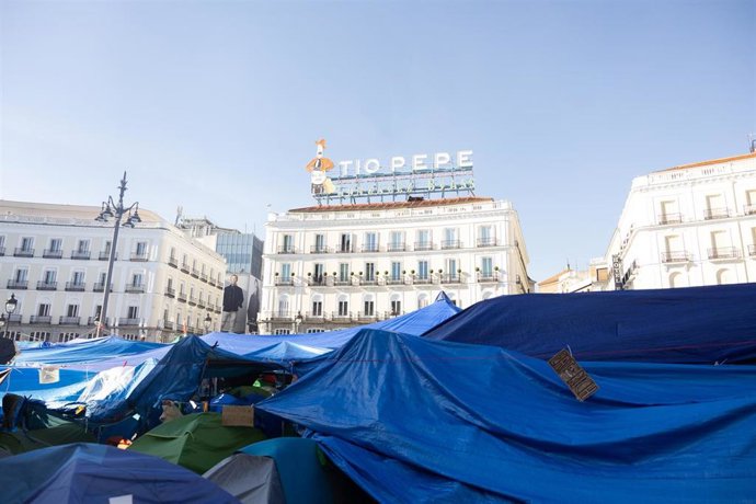 Acampada por la vivienda en la Puerta del Sol, a 13 de octubre de 2026, en Madrid (España).