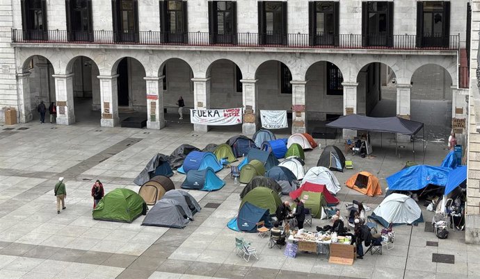 Acampada en la Plaza Porticada.