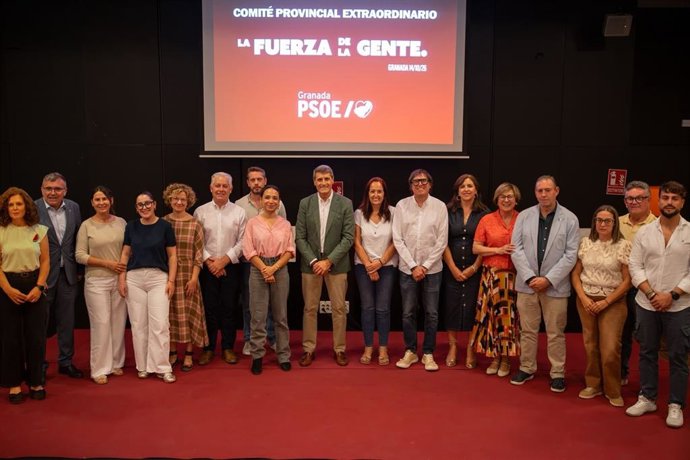 El PSOE propone unas listas electorales a los comicios nacionales del 29 de noviembre encabezadas por la alcaldesa de Albuñol, María José Sánchez, al Congreso de los diputados, y el secretario general del PSOE de Granada, Pedro Fernández al Senado.