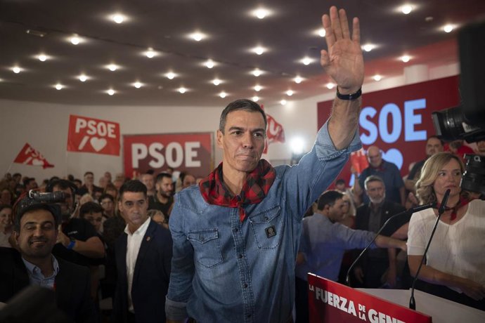 El secretario general del PSOE y presidente del Gobierno, Pedro Sánchez, durante un acto de los socialistas aragoneses, en el Hotel Iberus, a 14 de octubre de 2026, en Zaragoza, Aragón (España).