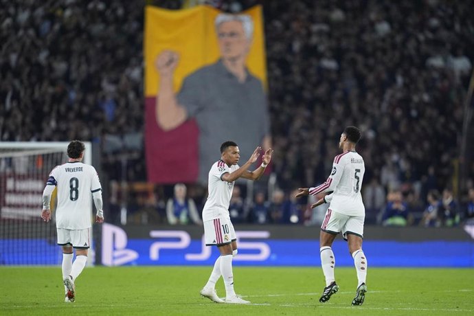 Kylian Mbappé (Real Madrid CF) celebra un gol ante la AS Roma. 