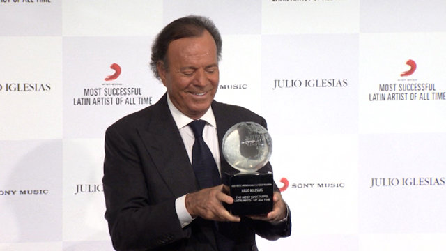 La Fiscalía apoya que la AN investigue una querella contra Julio Iglesias de ext