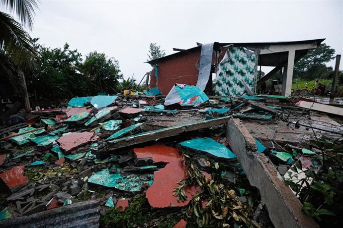 Escombros de viviendas dañadas tras un terremoto en Colorada Abajo, Los Santos, Panamá.