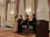 Foto: Los jóvenes de Crescendo dan en Nueva York el pistoletazo de salida al quinto viaje del Teatro Real a Estados Unidos
