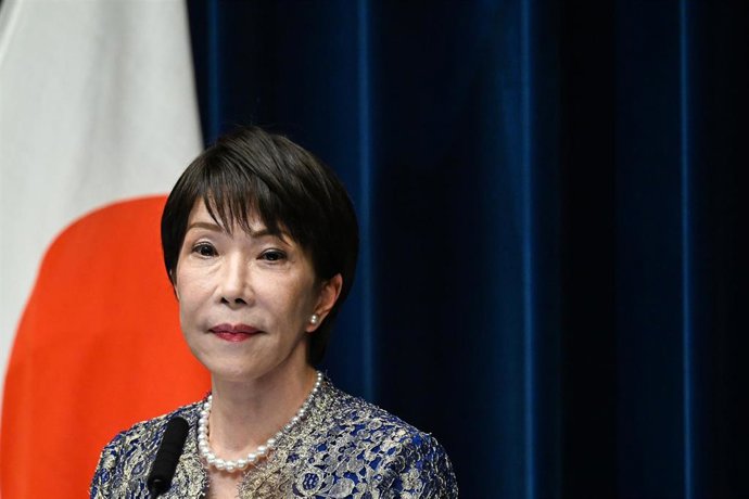 Archivo - La primera ministra japonesa, Sanae Takaichi, en una rueda de prensa en Tokio.