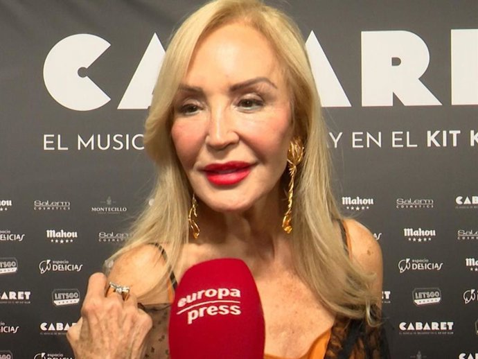 Carmen Lomana