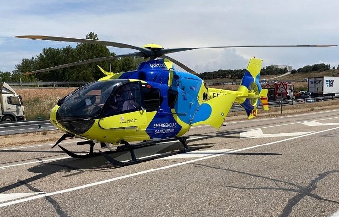 Archivo - Helicóptero medicalizado.