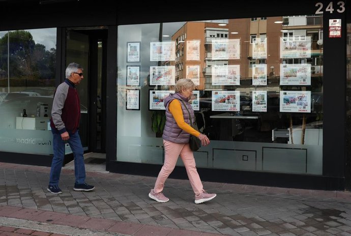 Archivo - Una inmobiliaria.