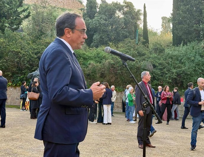 El presidente del Parlament, Josep Rull, en declaraciones tras la ofrenda floral a la tumba de Companys