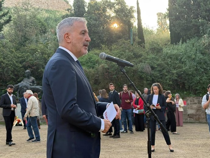 El alcalde de Barcelona, Jaume Collboni, en el acto por el 86 aniversario del fusilamiento del expresidente de la Generalitat Lluís Companys