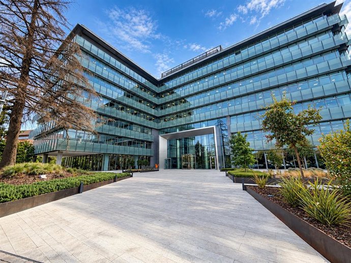 Nuevo edificio de oficinas de Naturgy en Madrid en la calle de Josefa Valcárcel, 48