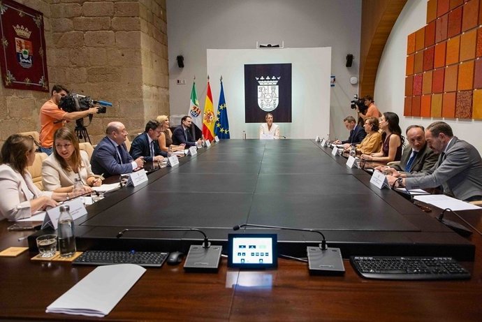 Reunión del Consejo de Gobierno en la que se han aprobado los Presupuestos de Extremadura para 2027