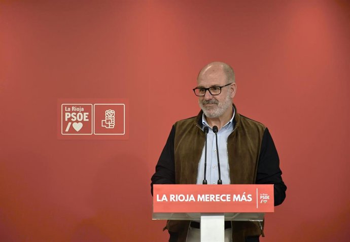 El diputado regional del PSOE, Miguel González de Legarra.
