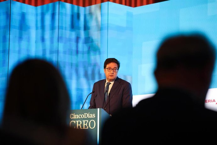 El ministro para la Transformación Digital, Óscar López, durante la tercera edición del Foro CREO, en el Hotel Westin Palace de Madrid