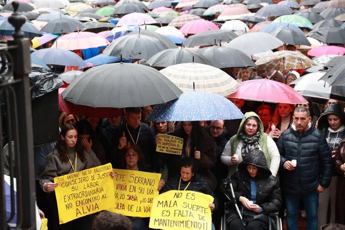 Archivo - Imágenes de la marcha convocada por la Asociación Víctimas del Descarrilamiento de Adamuz el 20 de marzo del 2026 en Huelva.