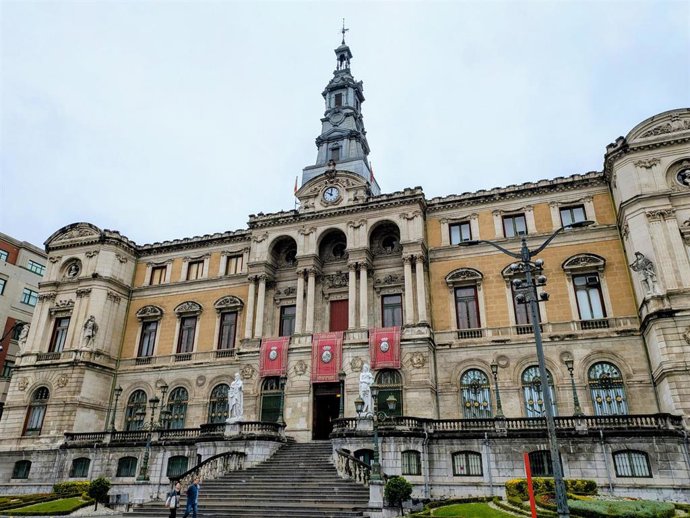 Archivo - Fachada del Ayuntamiento de Bilbao