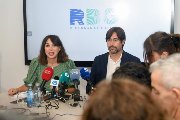 Archivo - La conselleira de Economía y el consejero delegado de RDG, María Jesús Lorenzana y Emilio Bruquetas, respectivamente