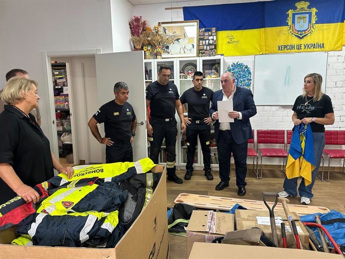 Donación de material por parte del Consorcio Provincial de Bomberos al cuerpo de bomberos del parque de Chugiv (Ucrania).