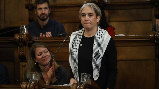 Archivo - La exalcaldesa de Barcelona y líder de los Comuns en el Ayuntamiento, Ada Colau, durante su último pleno en el Ayuntamiento de Barcelona, a 25 de octubre de 2024, en Barcelona, Catalunya (España).