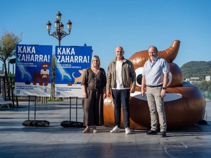 San Sebastián lanza la campaña 'Kaka zaharra!' contra el abandono de excrementos caninos
