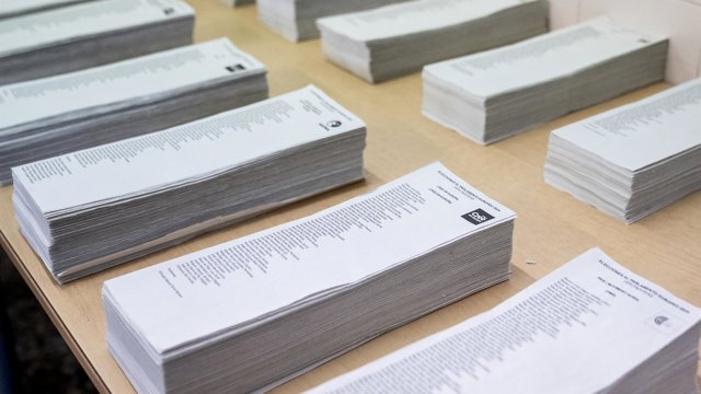 Archivo - Papeletas electorales.