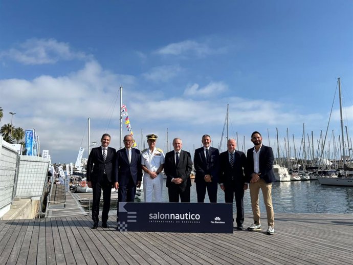 Imagen de la visita del ministro de Industria y Turismo, Jordi Hereu, al Saló Náutic este jueves en Barcelona.