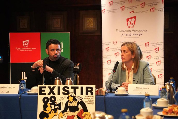 El director de la Semana de Cine Euroárabe Amal, Ghaleb Jaber Martínez, y la concejala de Capital Cultural de Santiago, Míriam Louzao, a 15 de octubre de 2026.