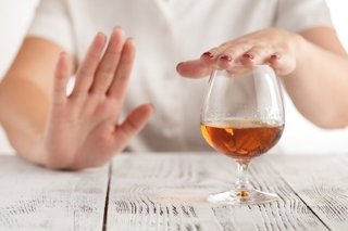 Archivo - La Red de Atención a Adicciones reclama al nuevo Gobierno una ley de prevención de consumo de alcohol en menores de edad